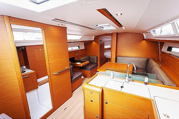 Sun Odyssey 409