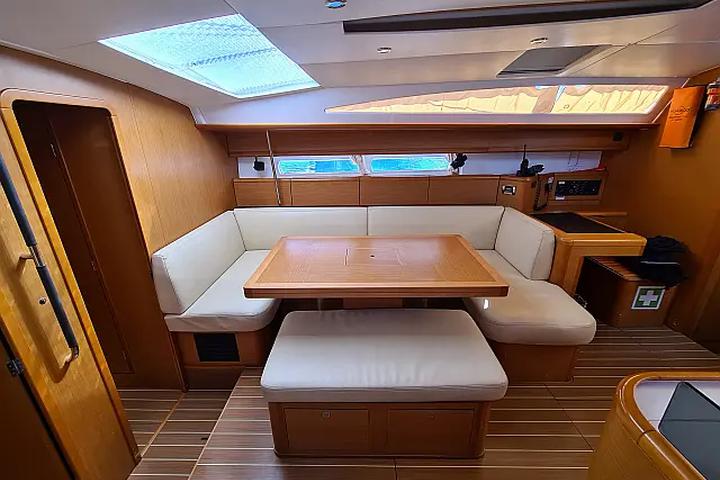 Jeanneau 53