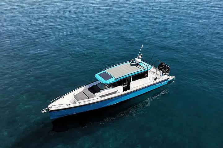 Axopar 37 XC Cross Cabin
