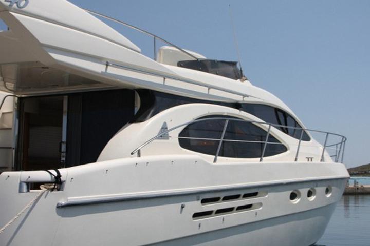 Azimut 46