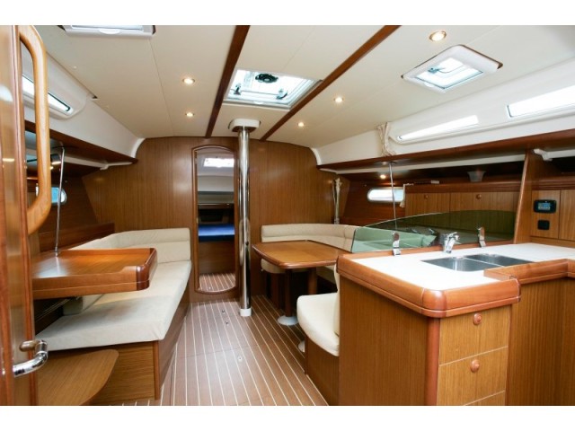 Sun Odyssey 42i
