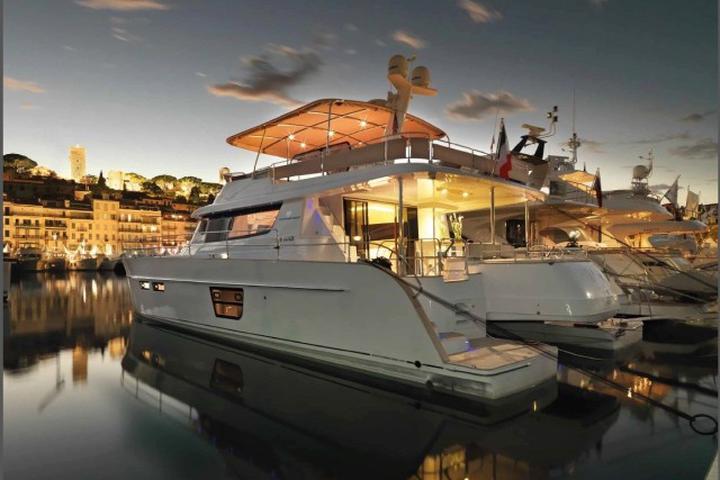 Fountaine Pajot Queensland 55
