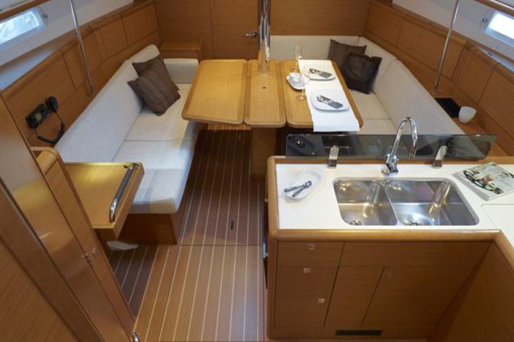 Sun Odyssey 389